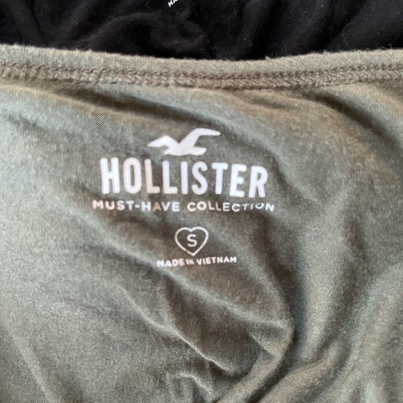 Must have v neck - Picture 6 of 7